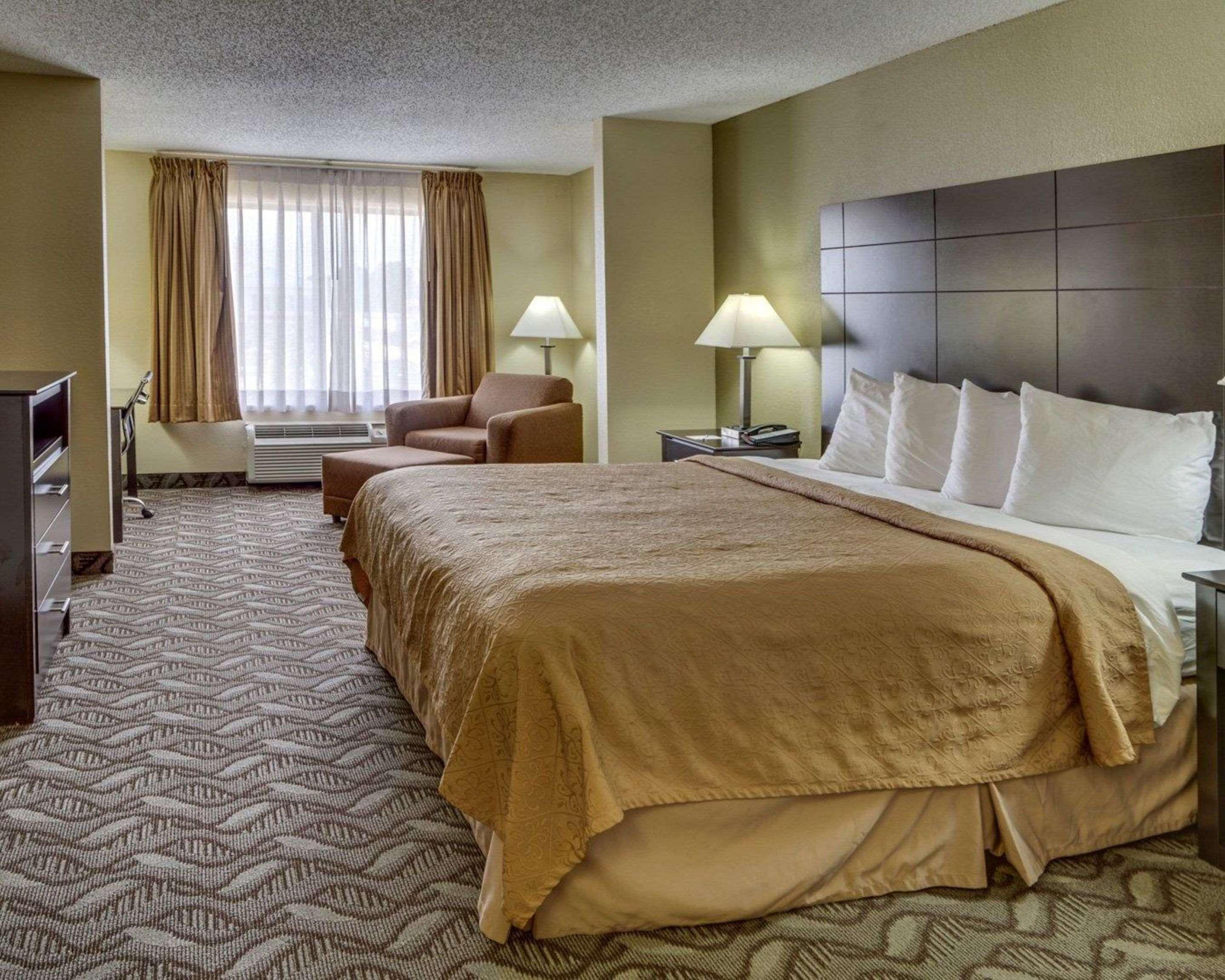 Quality Suites Baton Rouge East - Denham Springs Eksteriør bilde