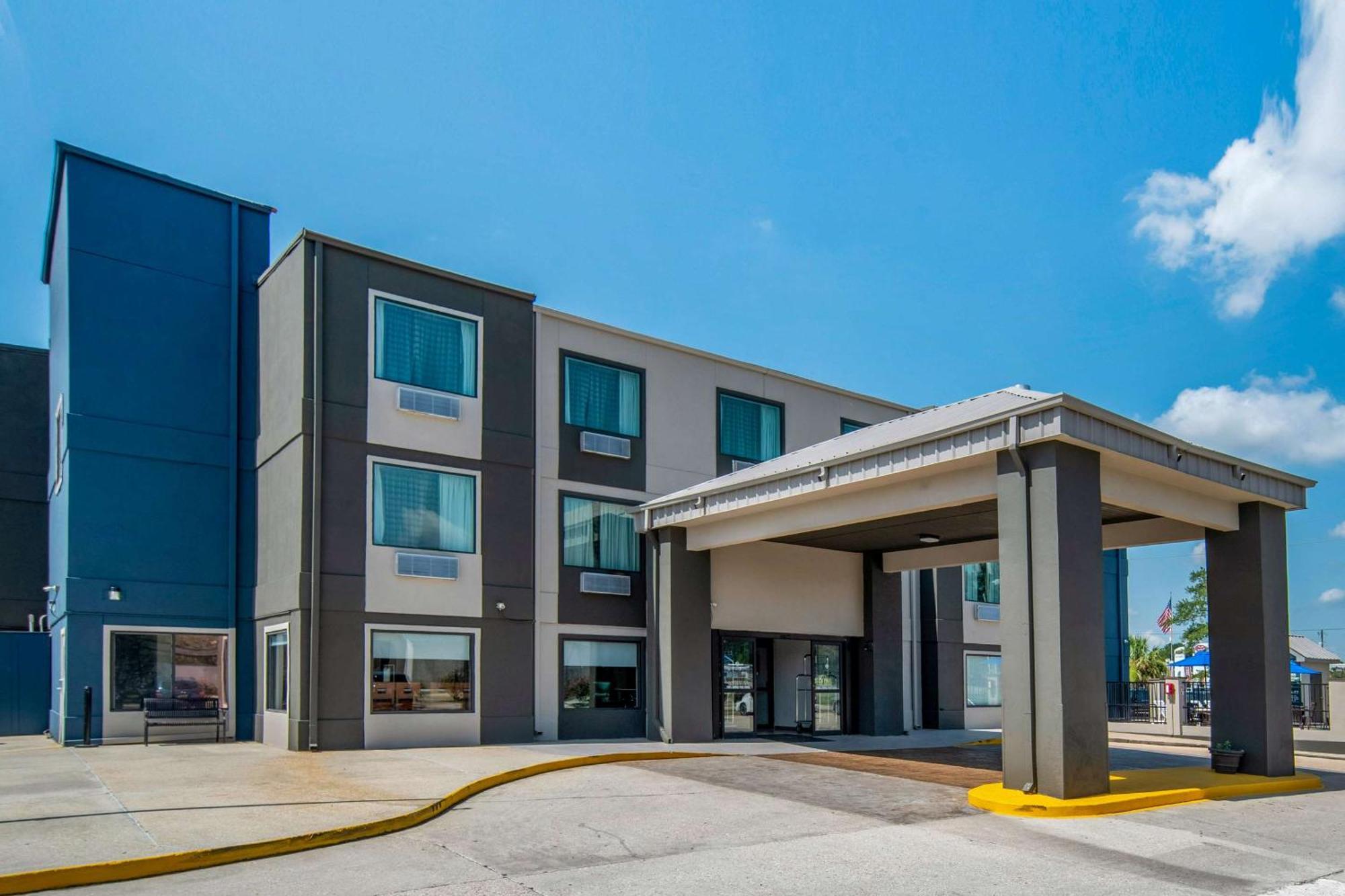 Quality Suites Baton Rouge East - Denham Springs Eksteriør bilde